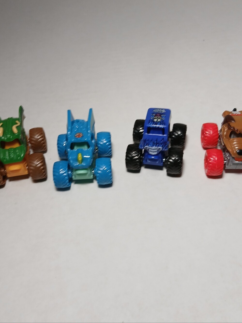 MONSTER JAM MINI Son-Uva Digger, Draganoid, Dragon & Mutt Monster 1:87 Truck Toy